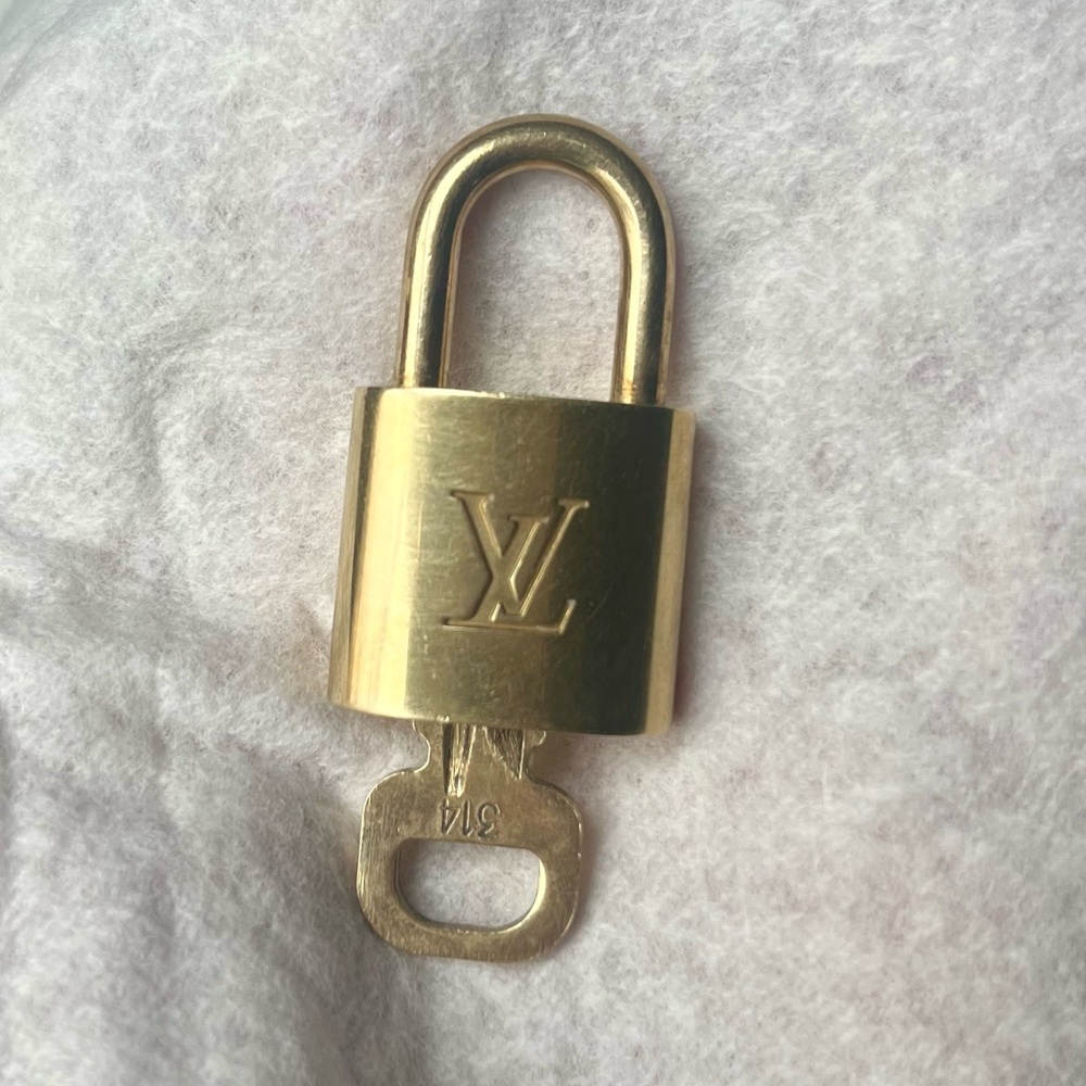 Louis Vuitton Gold Padlock Key Set - 314